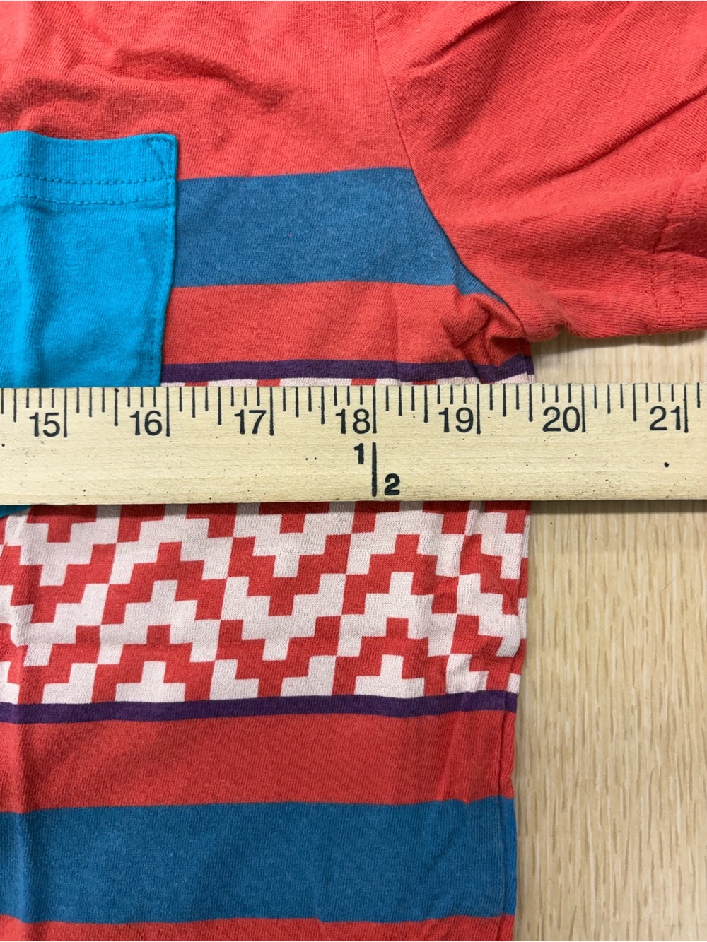BDG patterned pocket tee - Picture 3 of 5